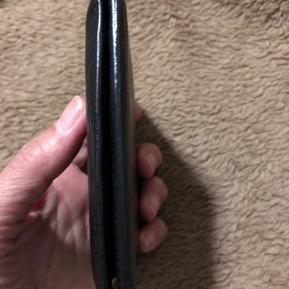 LOUIS VUITTON BLACK EPI BIFOLD WALLET - Picture 5 of 11